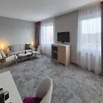 Ramada By Wyndham Hotell 4*