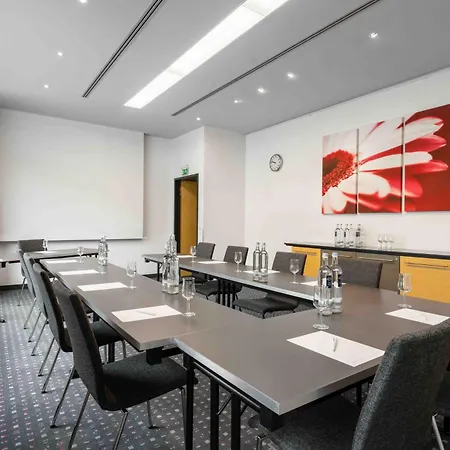 מלון Ramada By Wyndham 4*