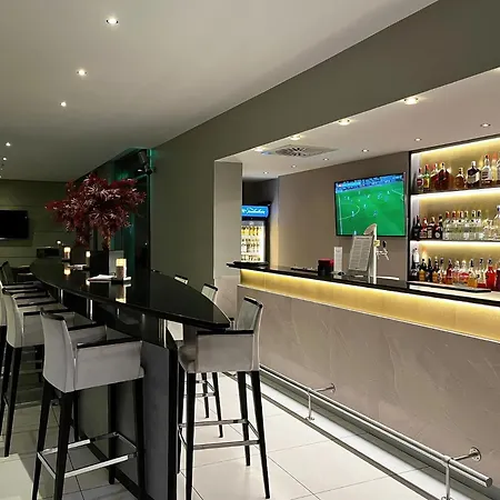 Ramada By Wyndham 4* 에센