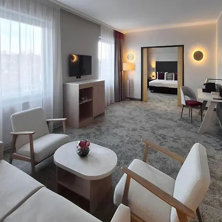 호텔 Ramada By Wyndham 4*