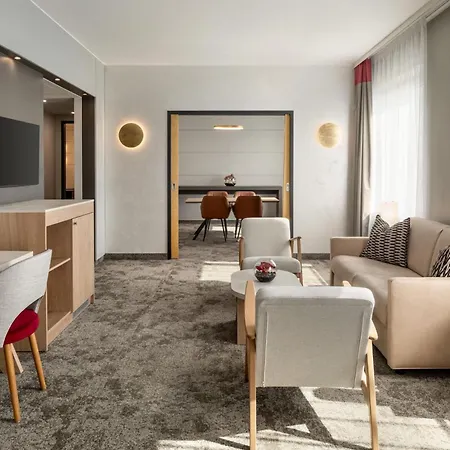 מלון Ramada By Wyndham 4*
