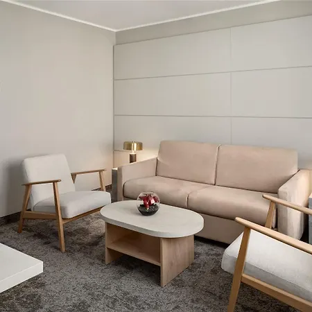 Ramada By Wyndham 4* 에센