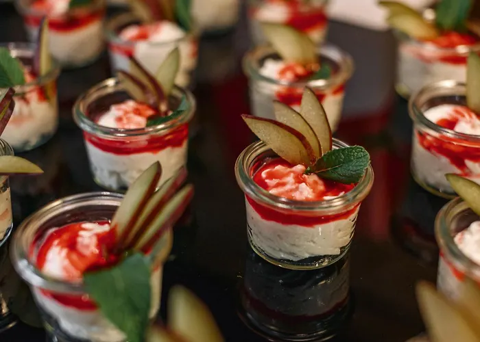 Ramada By Wyndham מלון 4*