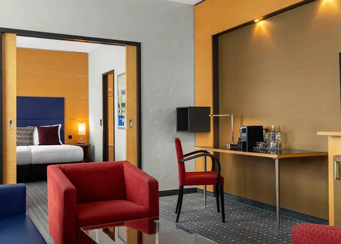 Ramada By Wyndham מלון אסן